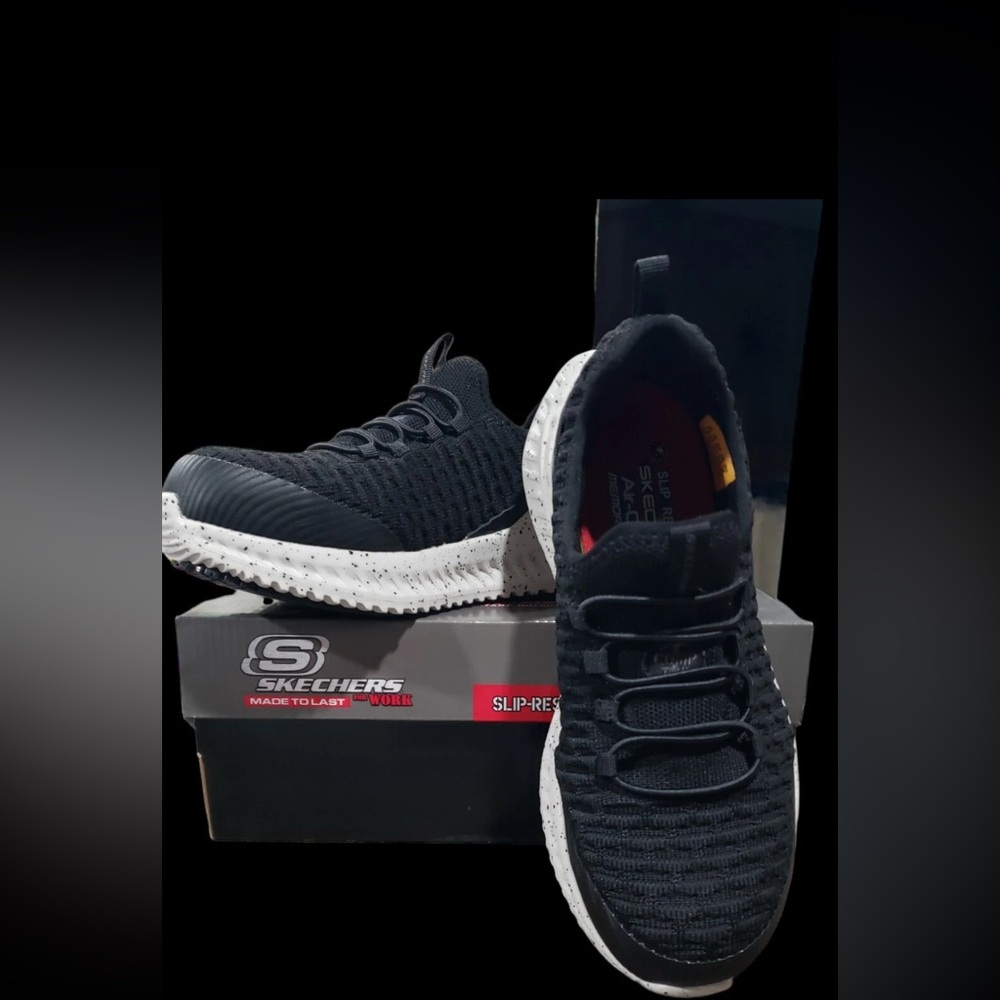 Skecher’s Women’s Tilido Comp Toe Work Shoes Black Slip Resistant  Size 7